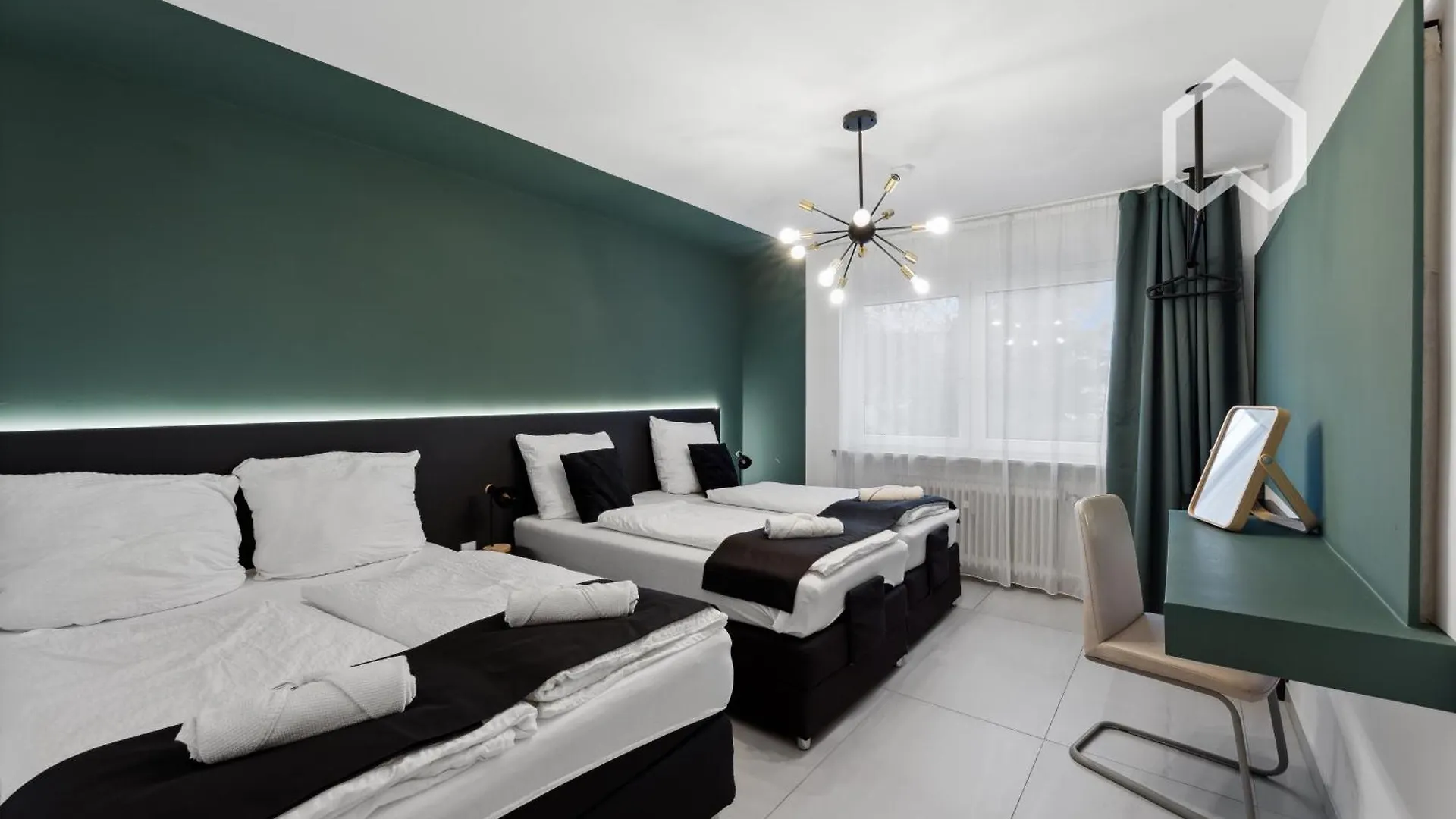 Day Young Life 1 Or 2 Aparts Apartment